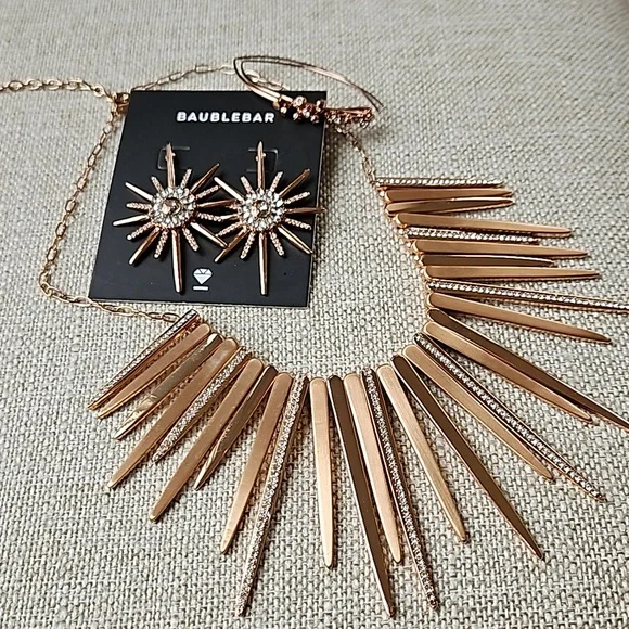 Babble Bar Necklace & Earrings - Picture 2 of 13